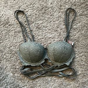 NWT VS PINK Strappy lace push up bra